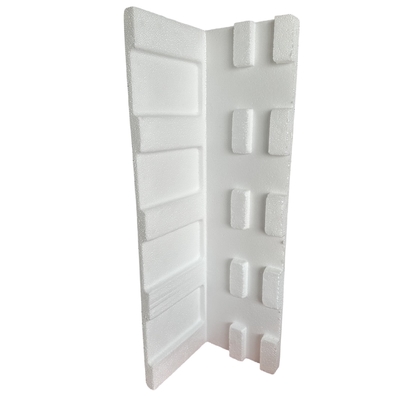 Het is een gebruikelijk verpakkingsmateriaal, gemaakt van polystyreen en andere schuimplastiek.
