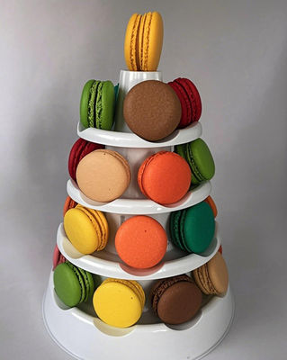 Een doos met macarons, een fijne doos, een opvouwbare doos, een chocolade doos, een brochure, een reclameflyer - alles is aan te passen.