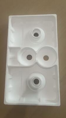 Op maat gemaakte milieuvriendelijke schokbestendige EPS-verpakking voor kwetsbare elektronica en vrachtbescherming